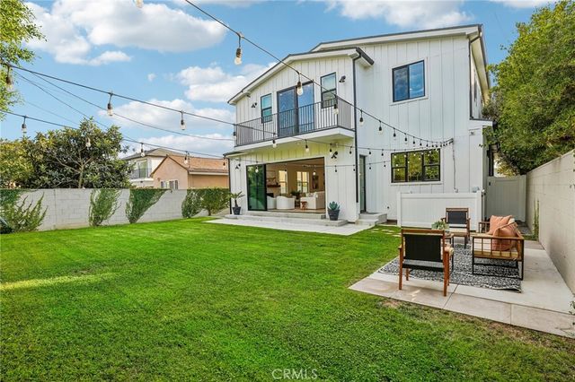 8308 Mcconnell Avenue, Los Angeles, CA 90045