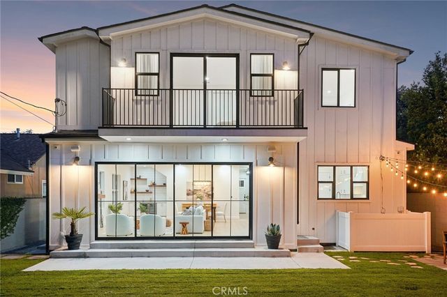 8308 Mcconnell Avenue, Los Angeles, CA 90045