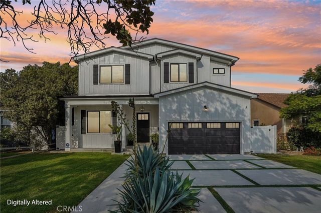 8308 Mcconnell Avenue, Los Angeles, CA 90045