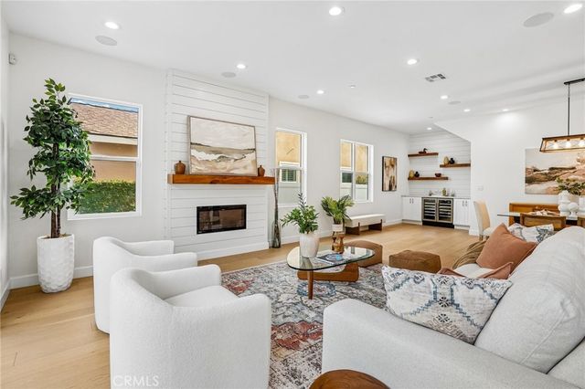 8308 Mcconnell Avenue, Los Angeles, CA 90045