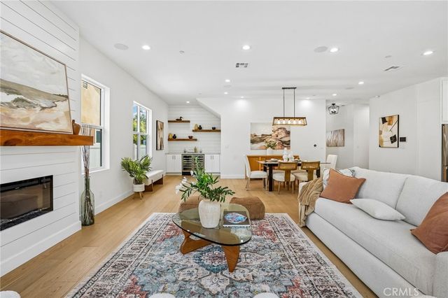 8308 Mcconnell Avenue, Los Angeles, CA 90045