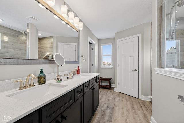 15618 Temple Wood Circle, Fishers, IN 46037