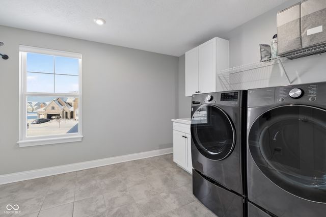 15618 Temple Wood Circle, Fishers, IN 46037