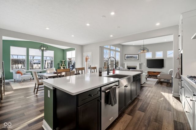 15618 Temple Wood Circle, Fishers, IN 46037