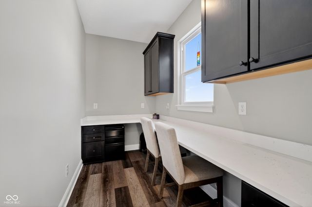 15618 Temple Wood Circle, Fishers, IN 46037