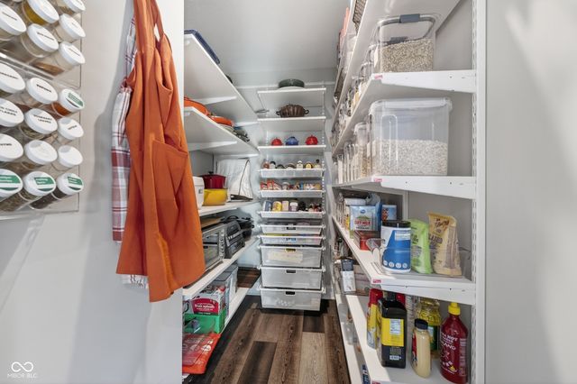 15618 Temple Wood Circle, Fishers, IN 46037