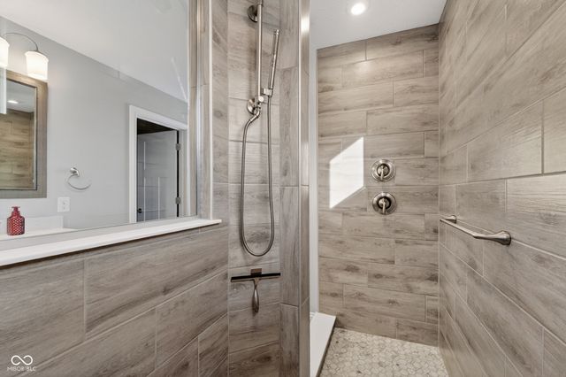 15618 Temple Wood Circle, Fishers, IN 46037