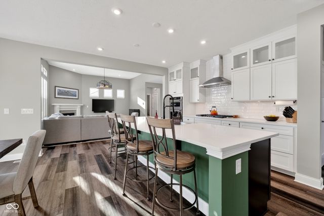 15618 Temple Wood Circle, Fishers, IN 46037