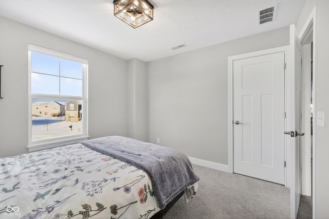 15618 Temple Wood Circle, Fishers, IN 46037