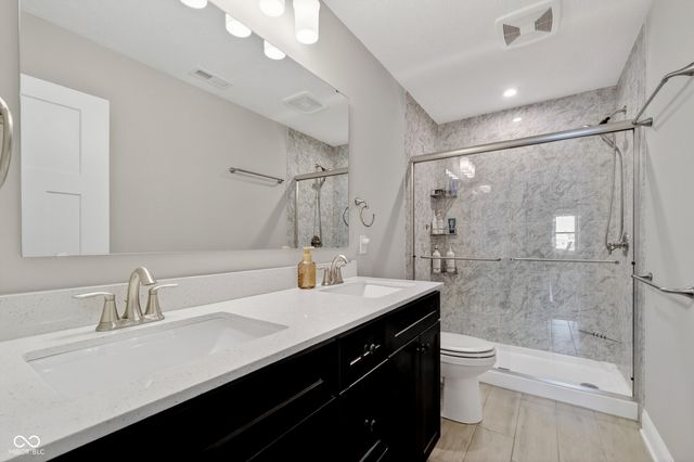 15618 Temple Wood Circle, Fishers, IN 46037