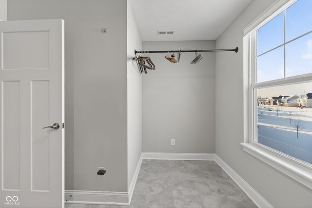 15618 Temple Wood Circle, Fishers, IN 46037