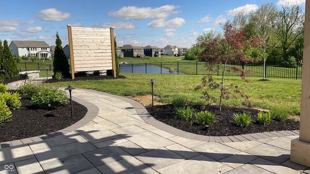 15618 Temple Wood Circle, Fishers, IN 46037