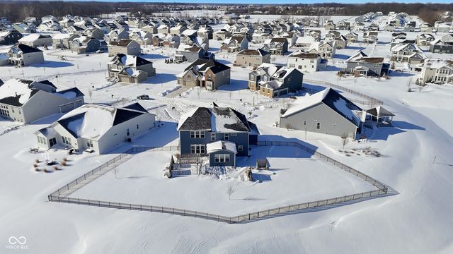 15618 Temple Wood Circle, Fishers, IN 46037