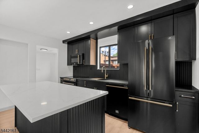 51 Taurus Dr, 3D, Hillsborough Twp., NJ 08844