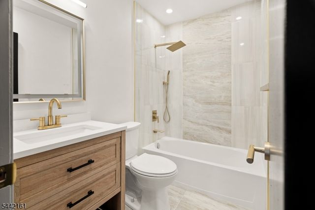 51 Taurus Dr, 3D, Hillsborough Twp., NJ 08844