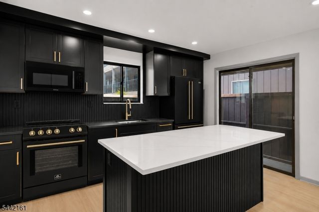 51 Taurus Dr, 3D, Hillsborough Twp., NJ 08844