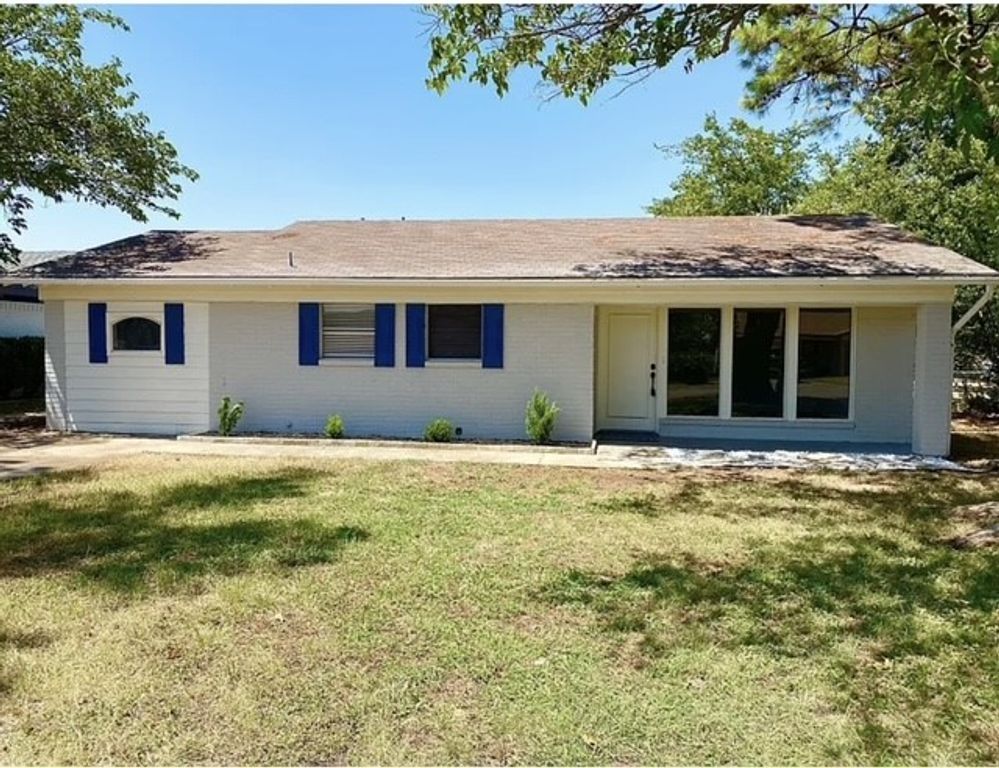 512 Sally Lane, Cleburne, TX 76033 — exterior