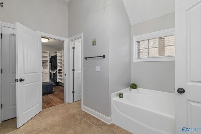 2409 Bell Manor Drive, Huntsville, AL 35803