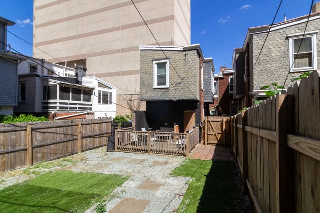 1217 N KING ST, Wilmington, DE 19801