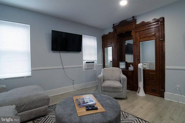 1217 N KING ST, Wilmington, DE 19801