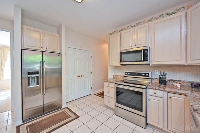 8575 Charleston Valley Drive, Deerfield Twp., OH 45040