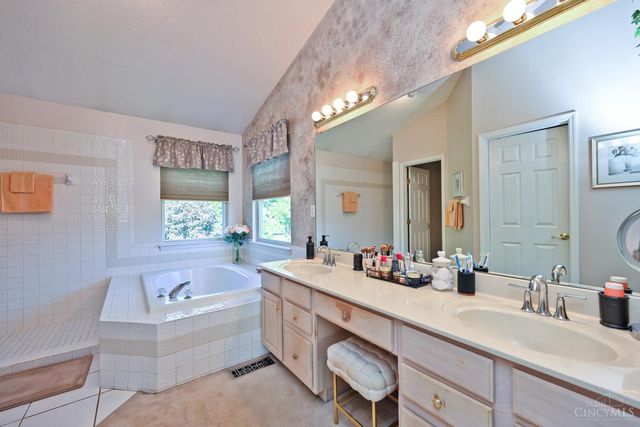 8575 Charleston Valley Drive, Deerfield Twp., OH 45040