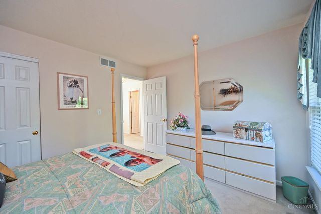 8575 Charleston Valley Drive, Deerfield Twp., OH 45040