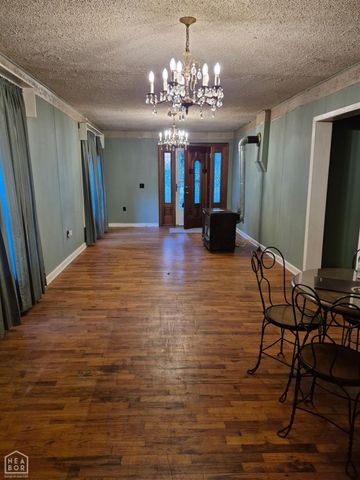 104 W 7th, Leachville, AR 72438