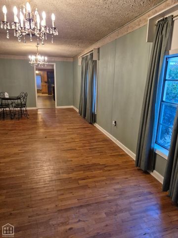 104 W 7th, Leachville, AR 72438