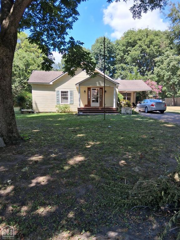 104 W 7th, Leachville, AR 72438
