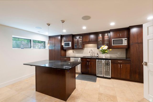 4183 E CUMORAH DR, Salt Lake City, UT 84124