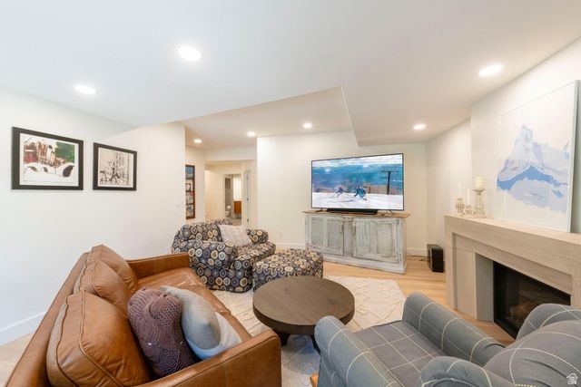 4183 E CUMORAH DR, Salt Lake City, UT 84124
