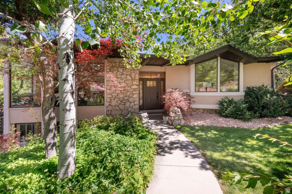 4183 E CUMORAH DR, Salt Lake City, UT 84124