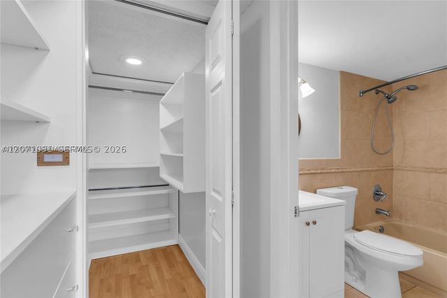 5055 NW 7th St 504, Miami, FL 33126