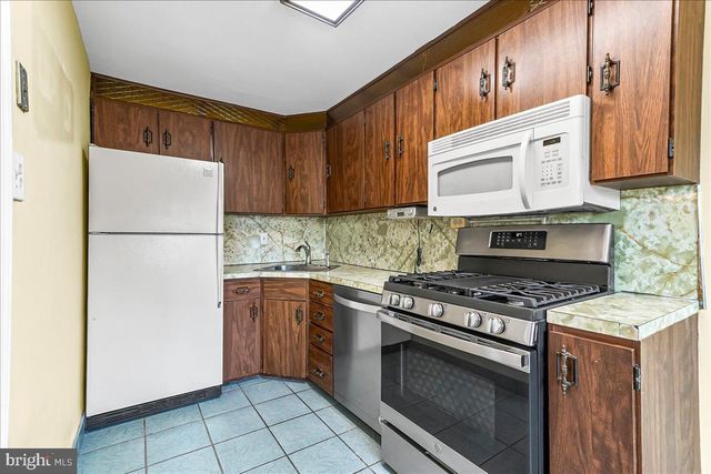 286 N OAK AVE, Clifton Heights, PA 19018