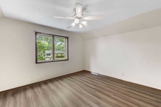 250 N 115th STREET, Wauwatosa, WI 53226