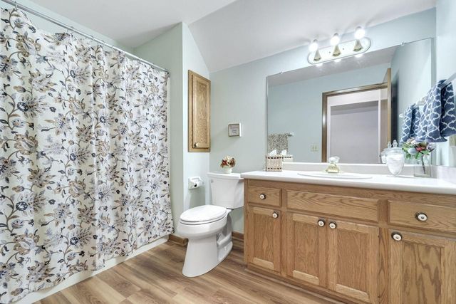 250 N 115th STREET, Wauwatosa, WI 53226