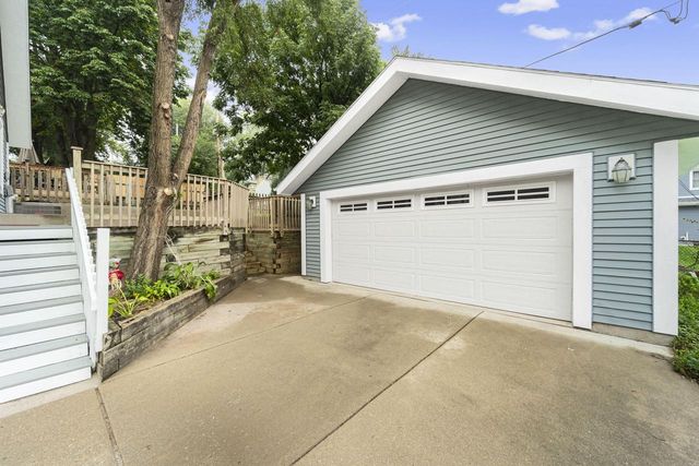 250 N 115th STREET, Wauwatosa, WI 53226