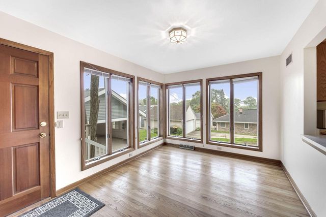 250 N 115th STREET, Wauwatosa, WI 53226