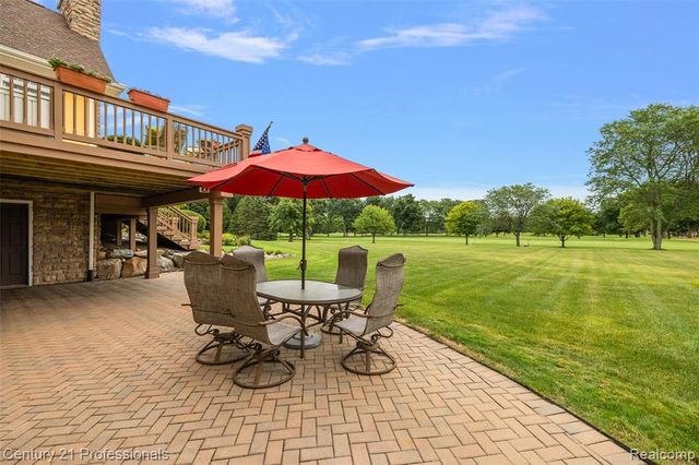 9310 Fairway Trail, Grand Blanc, MI 48439