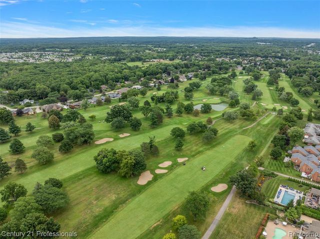 9310 Fairway Trail, Grand Blanc, MI 48439