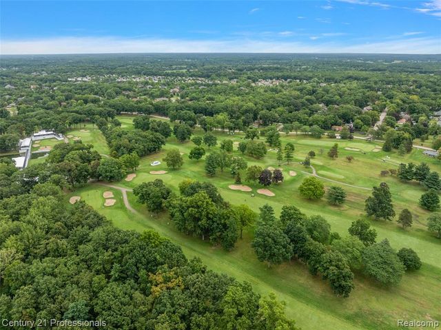 9310 Fairway Trail, Grand Blanc, MI 48439