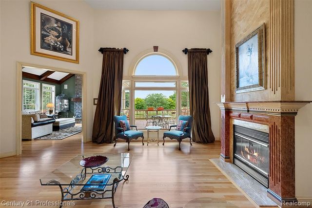 9310 Fairway Trail, Grand Blanc, MI 48439