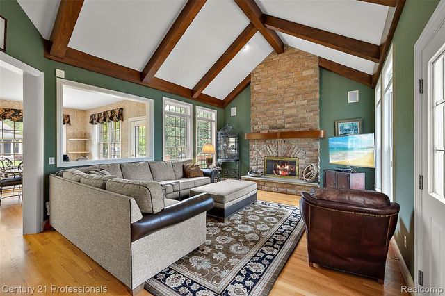 9310 Fairway Trail, Grand Blanc, MI 48439
