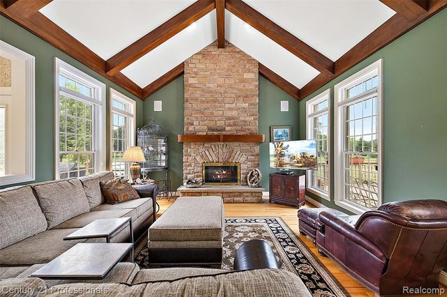9310 Fairway Trail, Grand Blanc, MI 48439