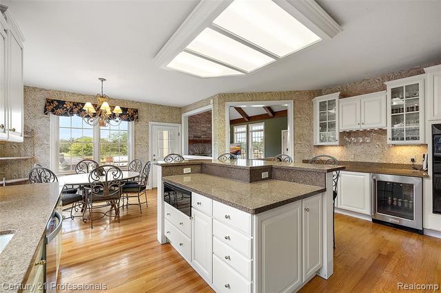 9310 Fairway Trail, Grand Blanc, MI 48439