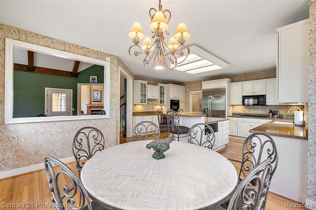 9310 Fairway Trail, Grand Blanc, MI 48439