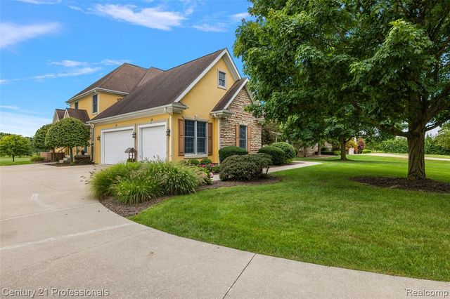9310 Fairway Trail, Grand Blanc, MI 48439