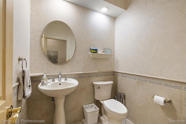 9310 Fairway Trail, Grand Blanc, MI 48439
