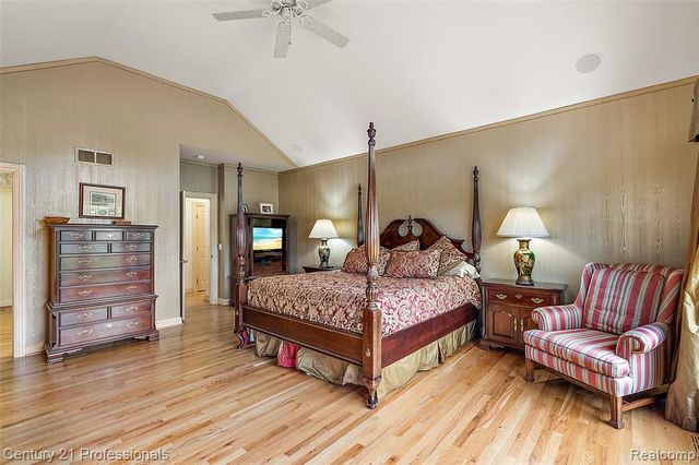 9310 Fairway Trail, Grand Blanc, MI 48439